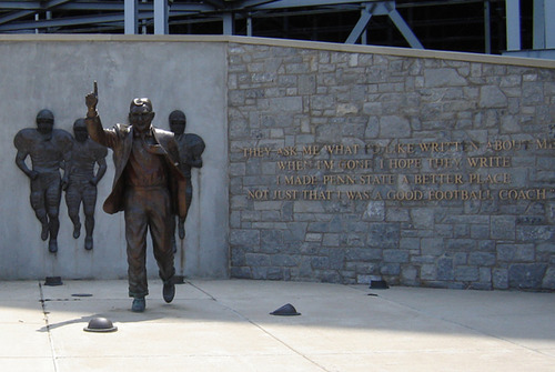 joe-paterno-statue-thumb-500xauto-86.jpg